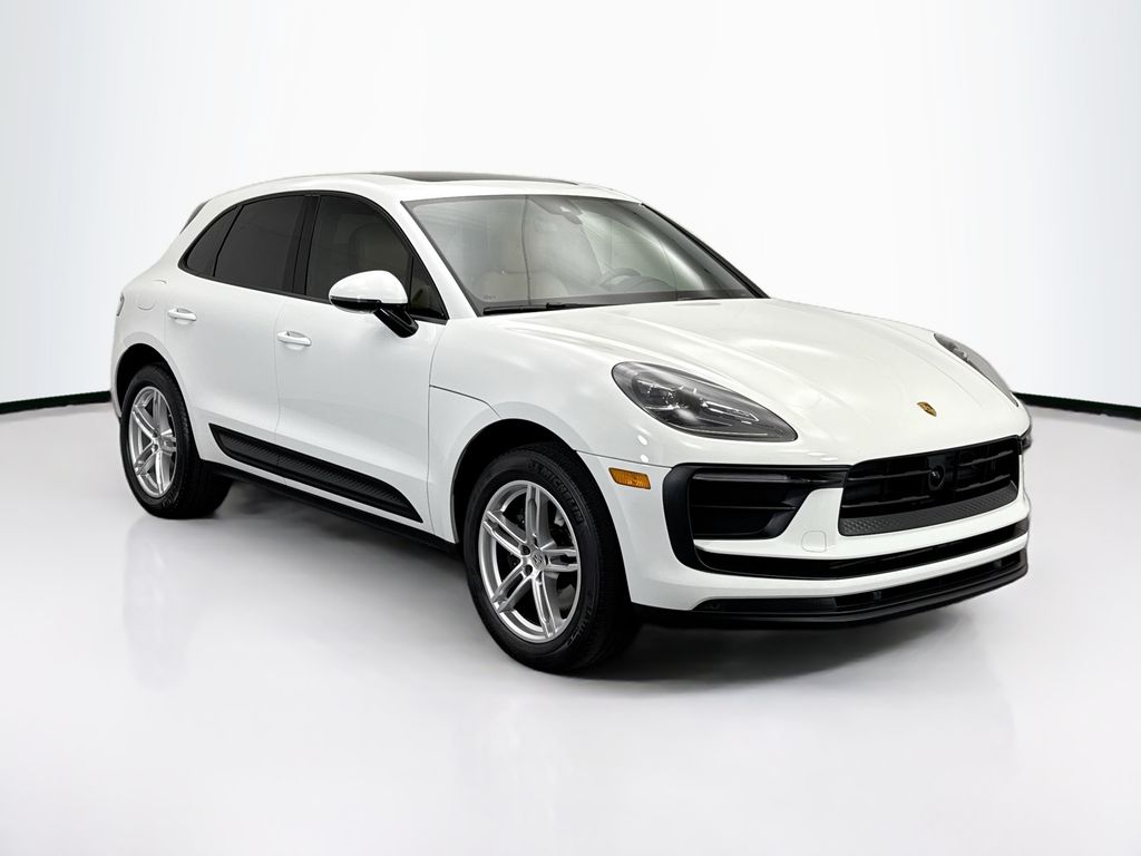 Thumbnail: 2023 Porsche Macan - 9