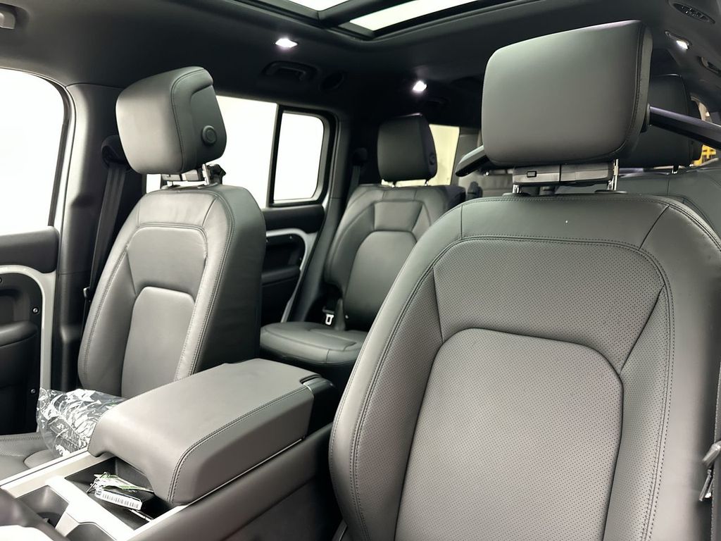 Thumbnail: 2026 Land Rover Defender - 11