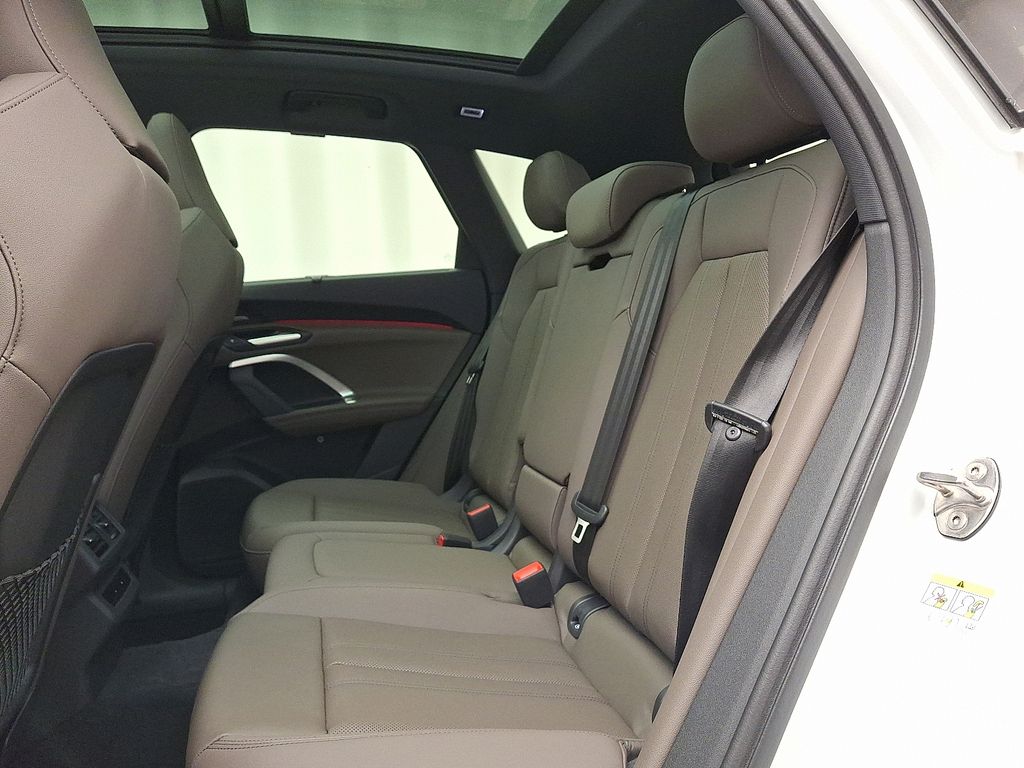 Thumbnail: 2025 Audi Q5 - 6