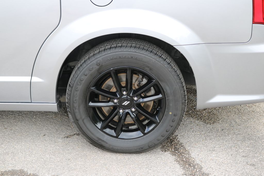 Used Car 2020 Dodge Grand Caravan  Gt For Sale Under $15,000 In Austin, Texas