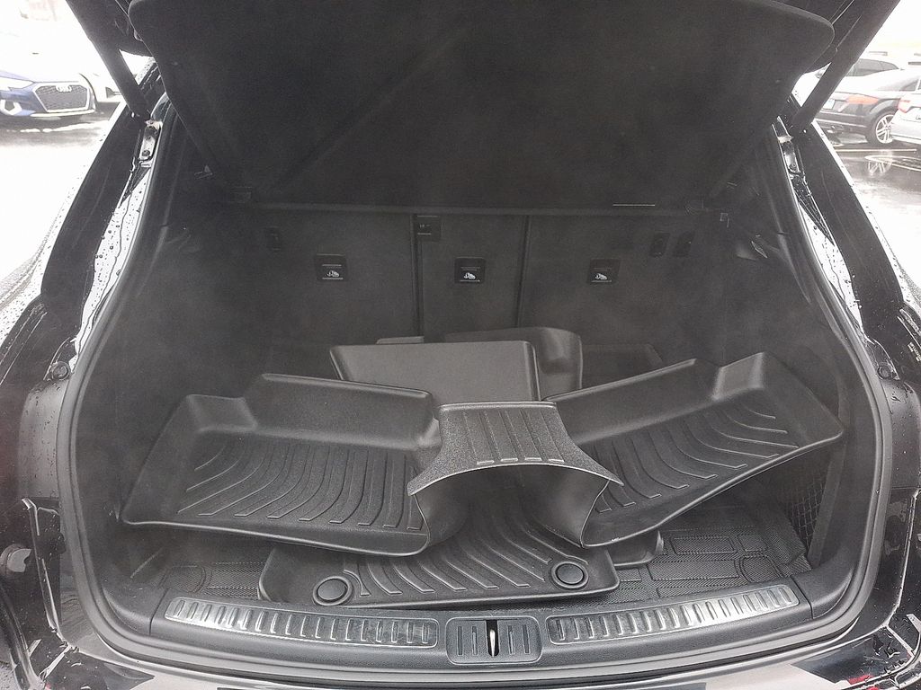 Thumbnail: 2022 Porsche Macan - 29