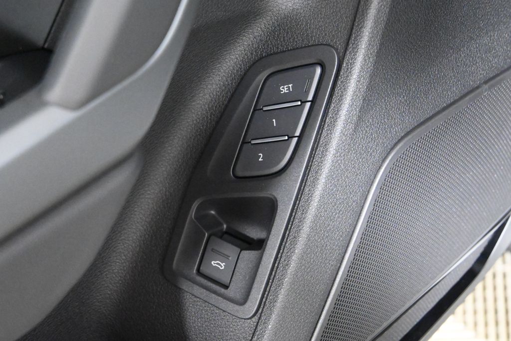 Thumbnail: 2025 Audi Q3 - 24