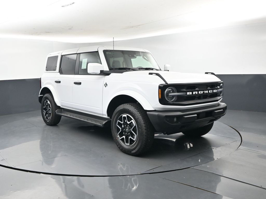 Oxford White 2026 Ford Bronco SUV / Crossover Four-Wheel Drive Automatic