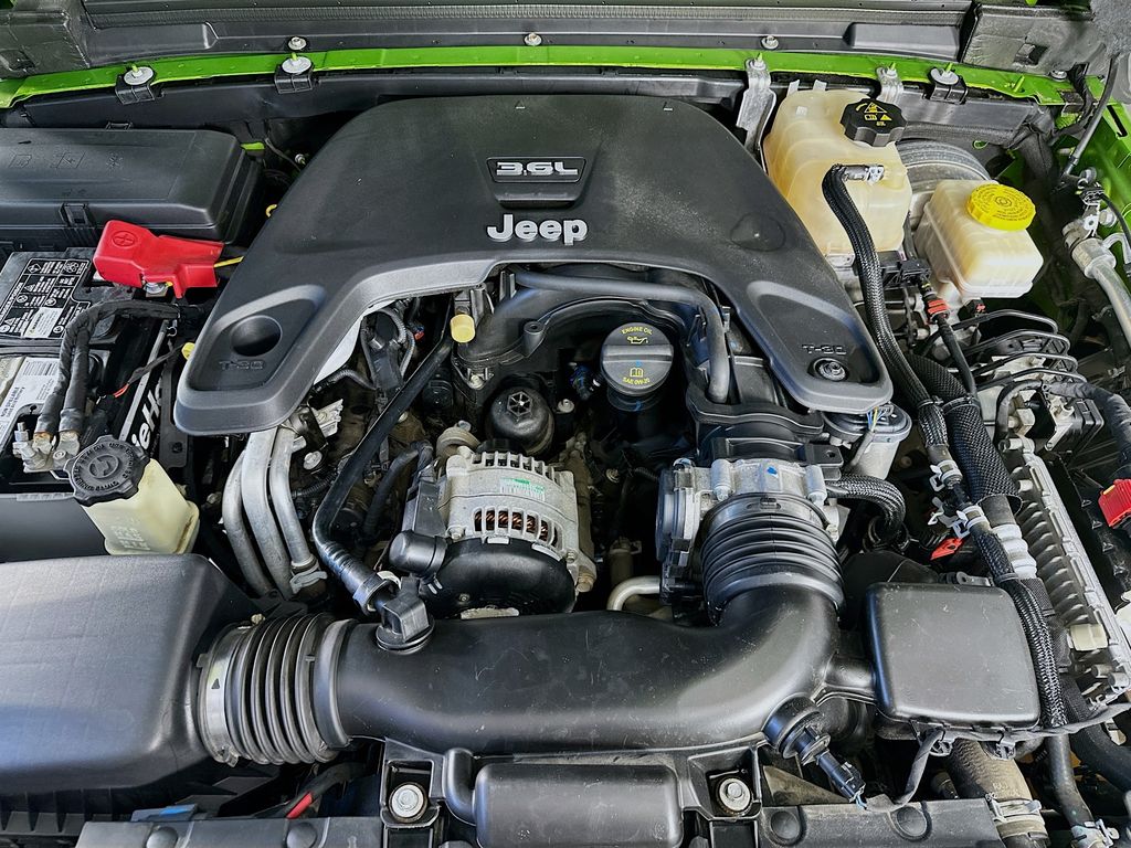 Used 2019 Green Jeep Unlimited Sport S image 32