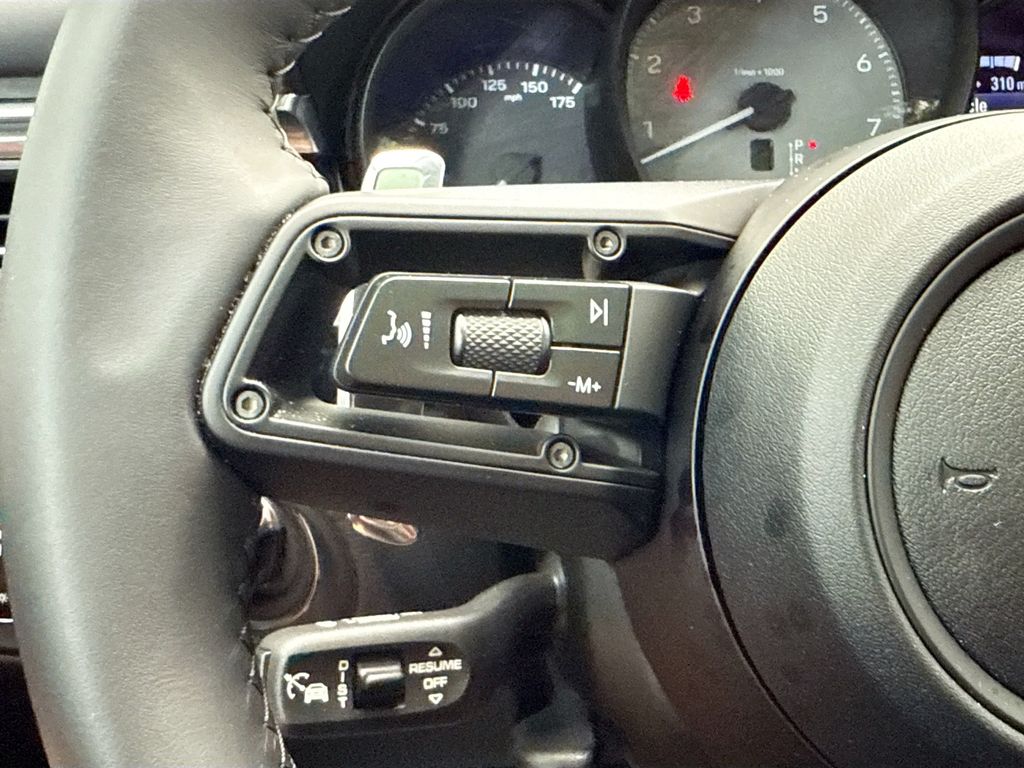 Thumbnail: 2026 Porsche Macan - 11