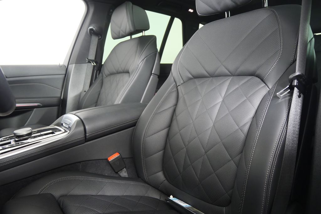 Thumbnail: 2025 BMW X5 - 10