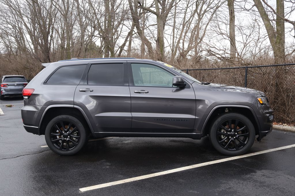 Thumbnail: 2019 Jeep Grand Cherokee - 9
