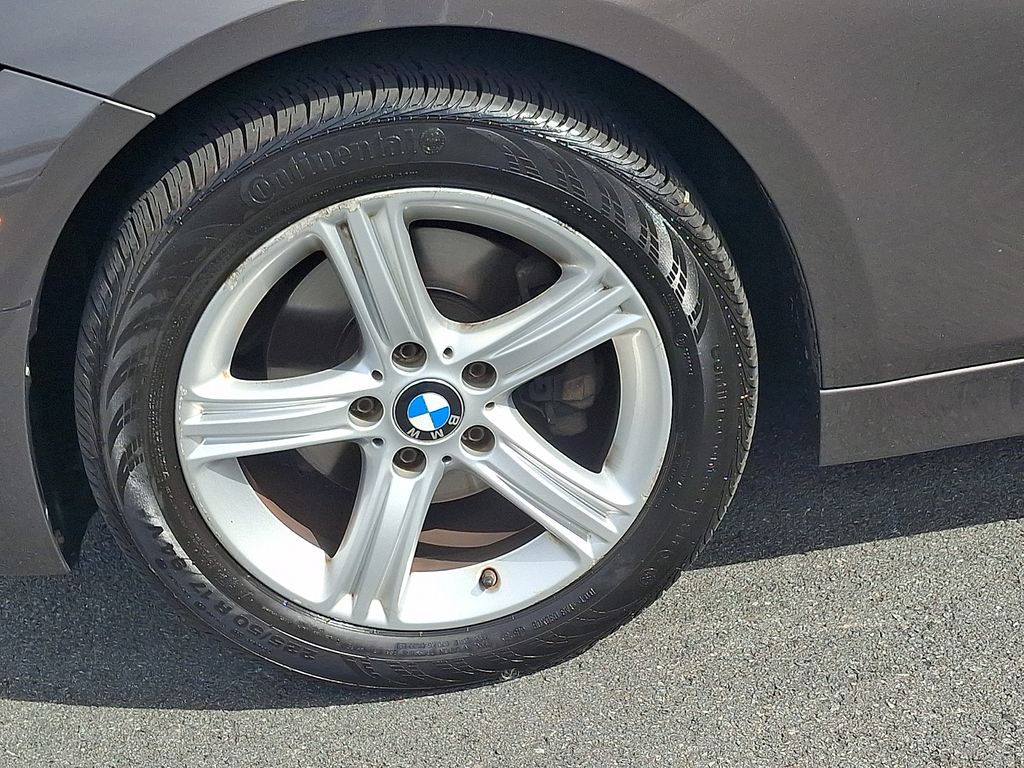 Thumbnail: 2015 BMW 3 Series - 6
