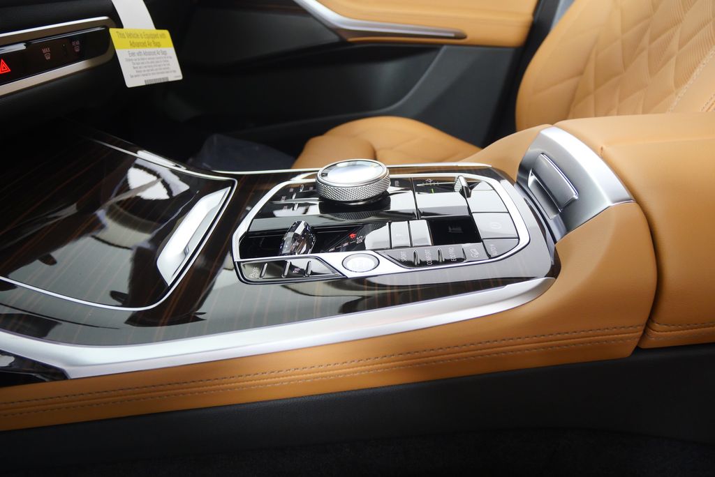 Thumbnail: 2026 BMW X7 - 24