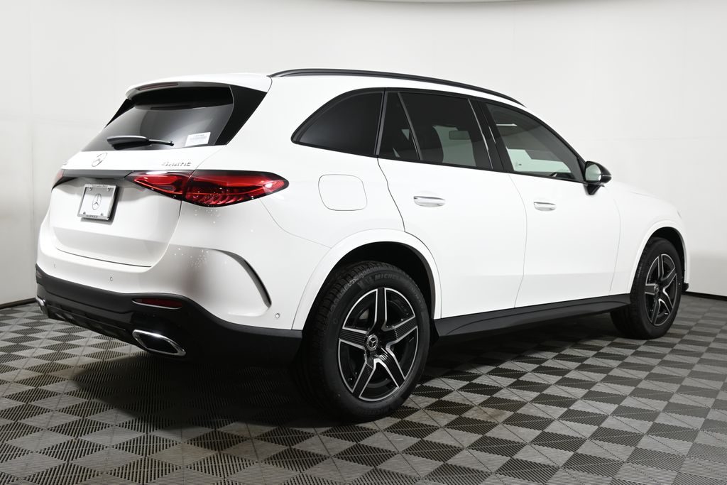 2025 Mercedes-Benz GLC 300 7