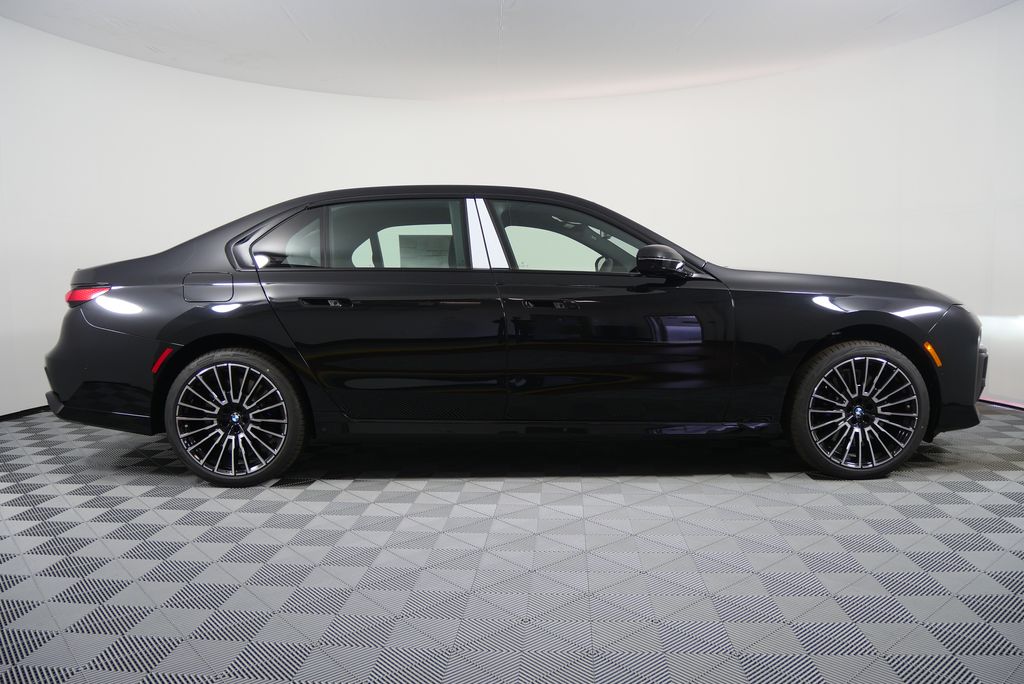 2025 BMW 7 Series 760i xDrive 2