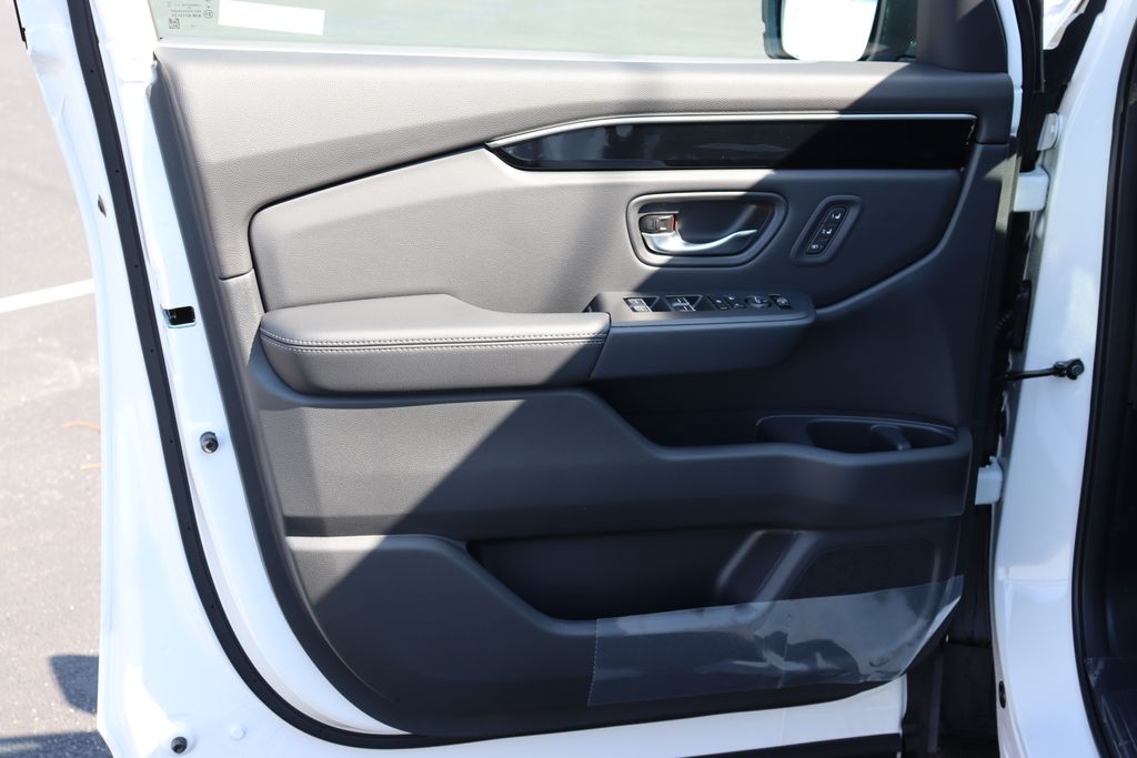 2025 Honda Pilot Touring 30
