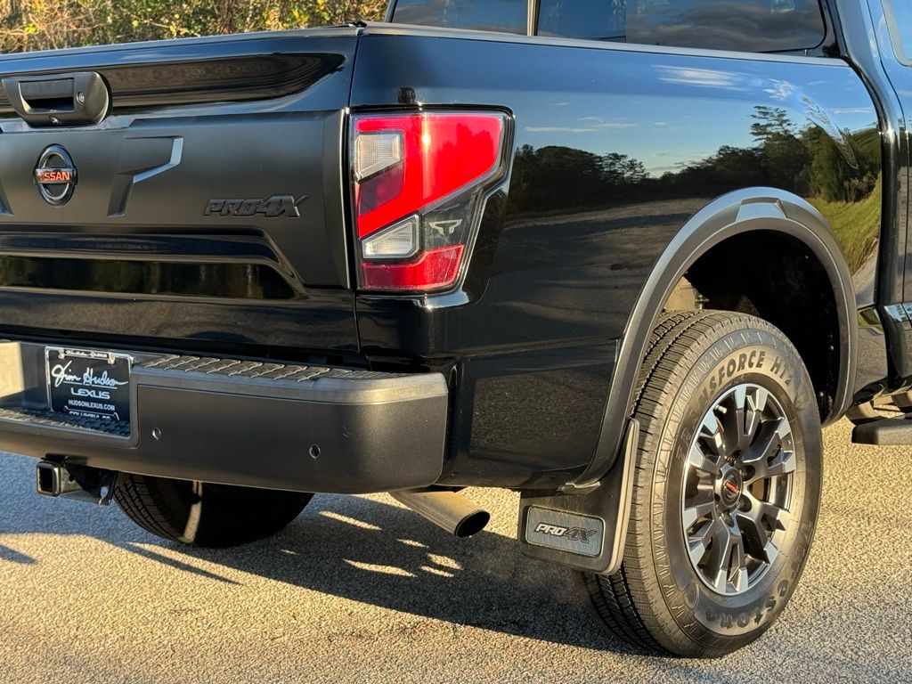 2021 Nissan Titan PRO-4X 17