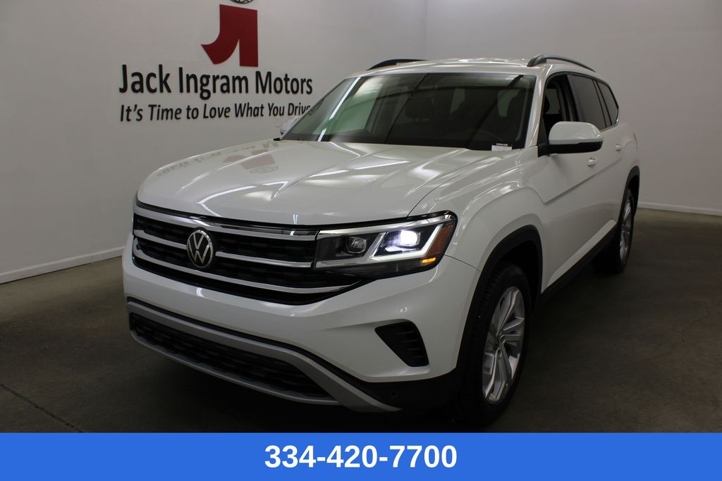 Pure White 2022 Volkswagen Atlas SE FWD with Technology SUV / Crossover Front-Wheel Drive 8-Speed Automatic