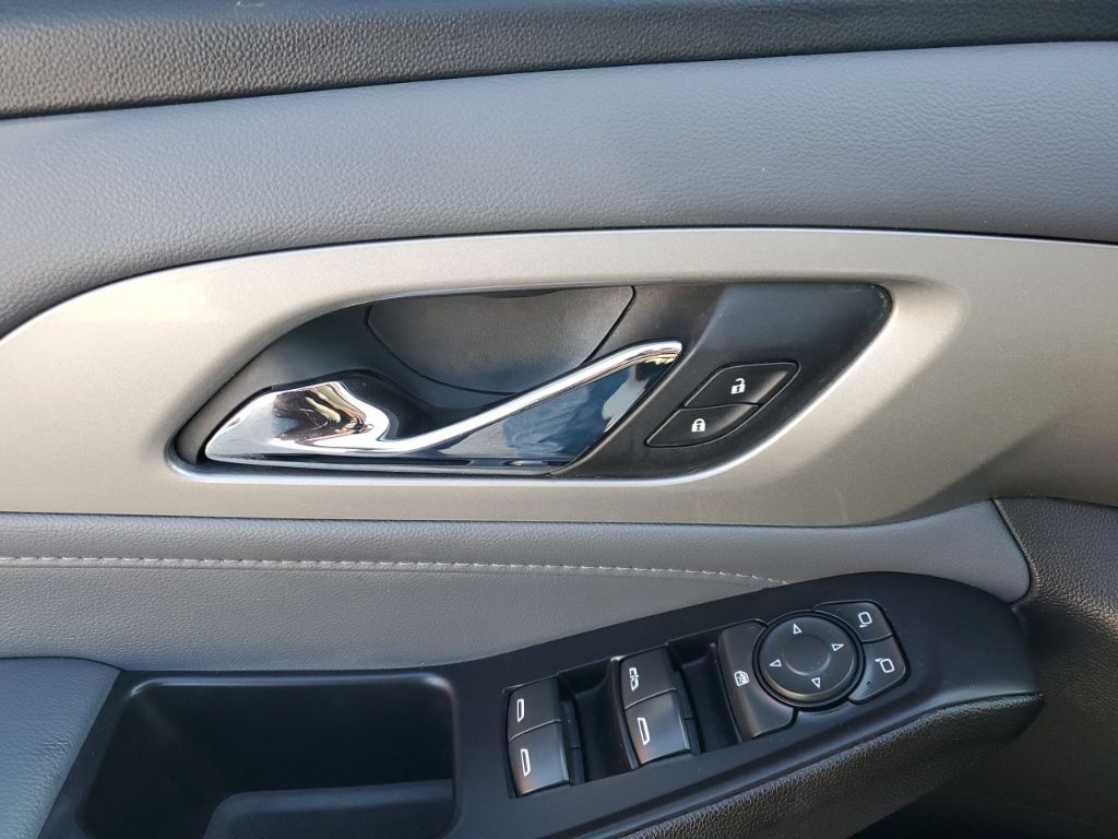 Used Car 2021 Chevrolet Traverse  Lt For Sale Under $25,000 In Austin, Texas