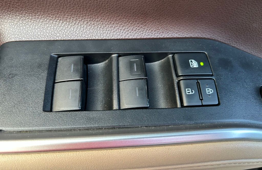 2021 Toyota Highlander XLE 18