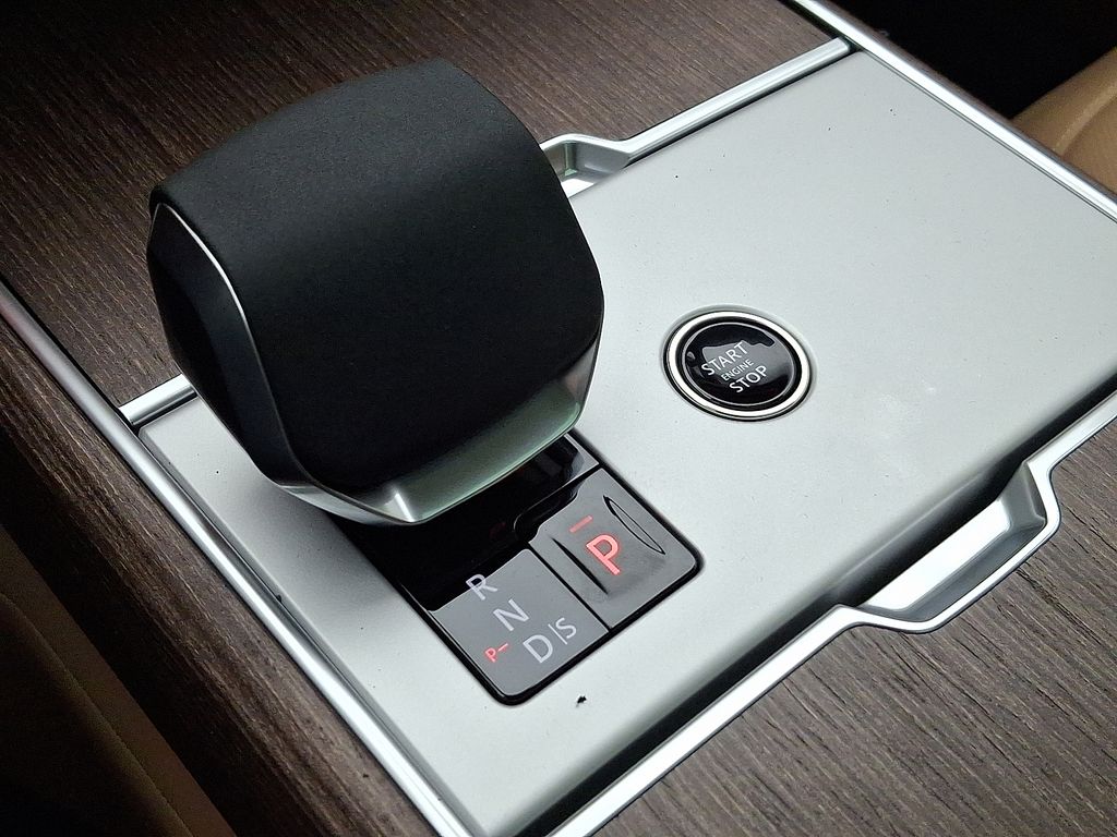 Thumbnail: 2026 Land Rover Range Rover - 12