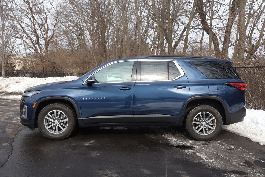 Thumbnail: 2023 Chevrolet Traverse - 4