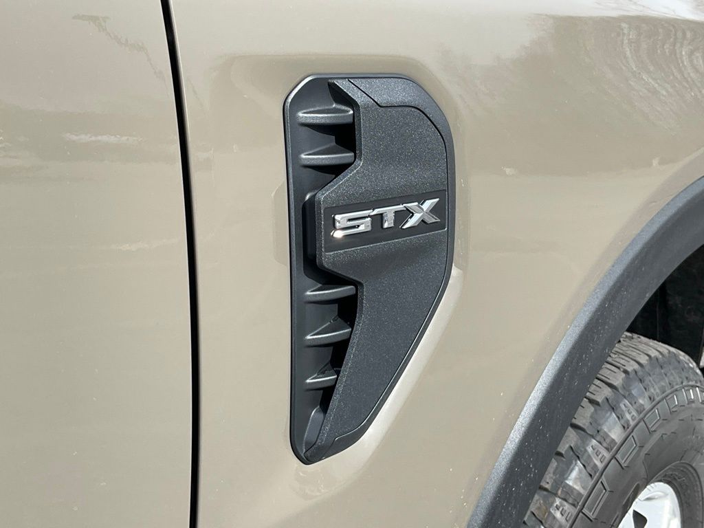 New 2026 Gray Ford XL image 23