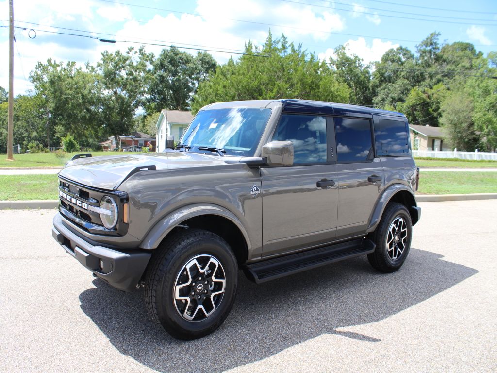 Gray 2026 Ford Bronco SUV / Crossover Four-Wheel Drive Automatic