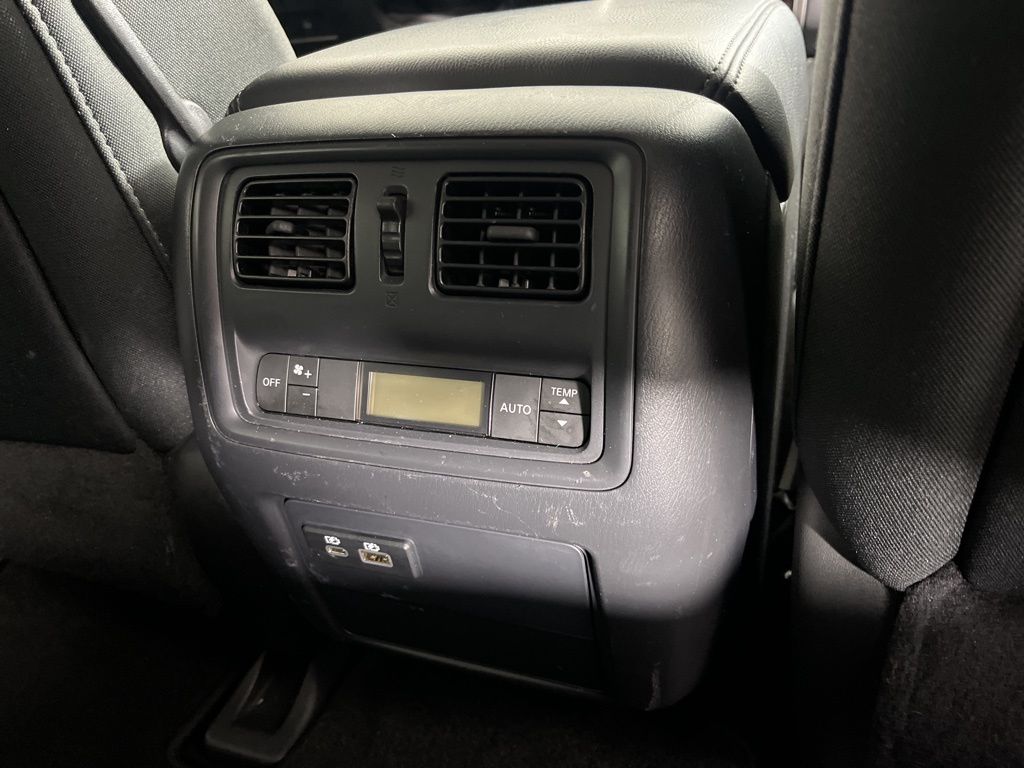 Thumbnail: 2020 Nissan Pathfinder - 16