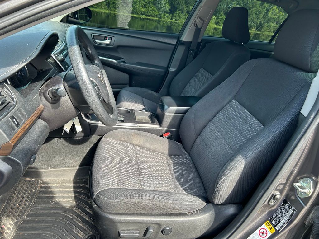 Thumbnail: 2016 Toyota Camry - 14