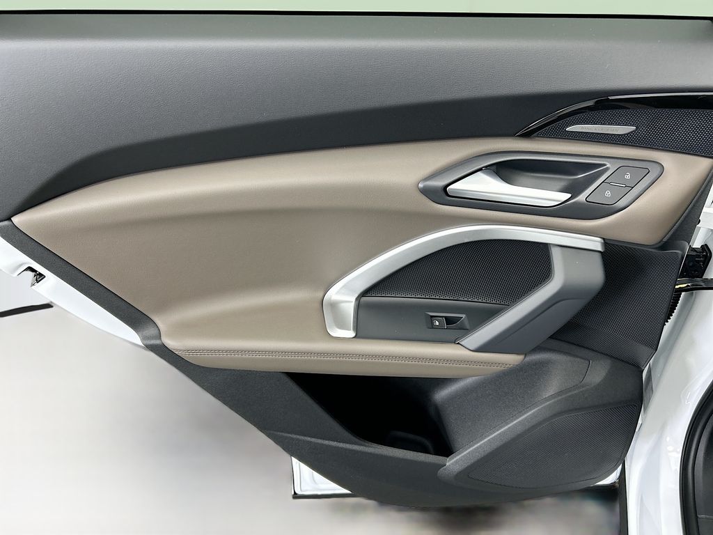 Thumbnail: 2025 Audi Q5 - 26