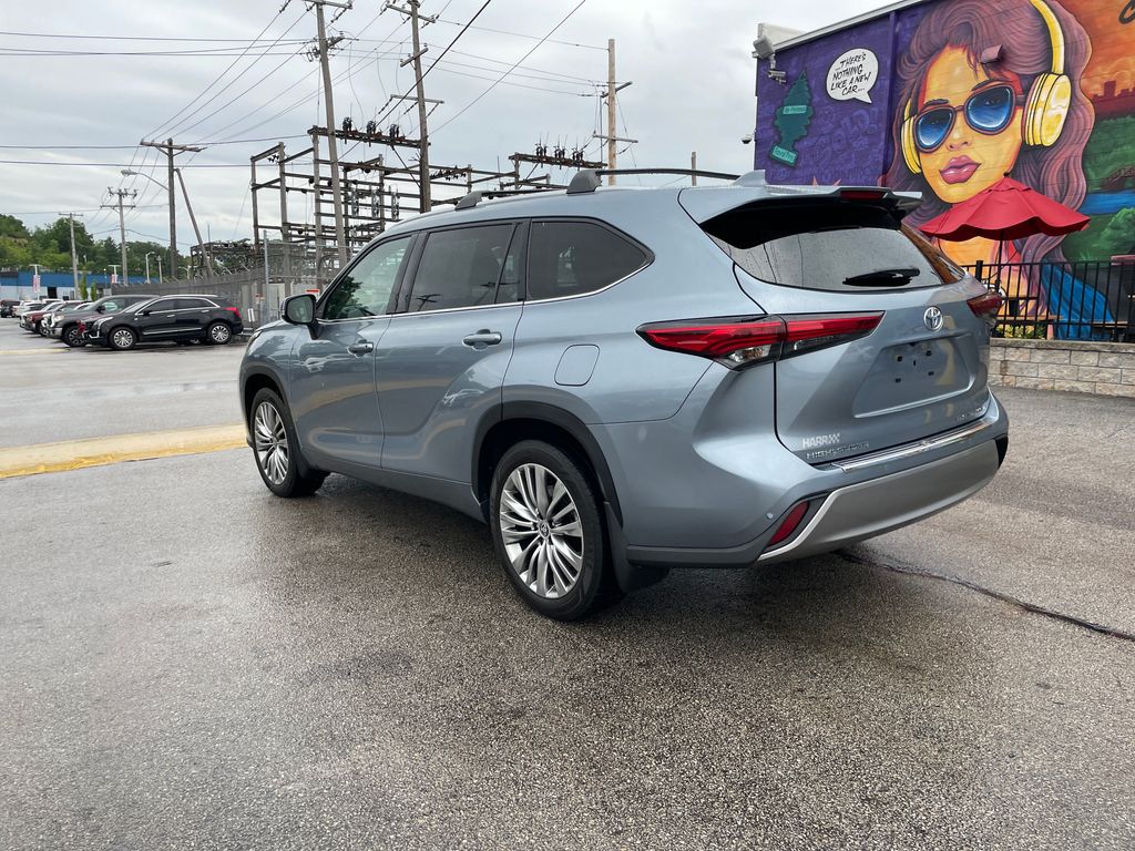 Used 2023 Toyota Highlander SUV