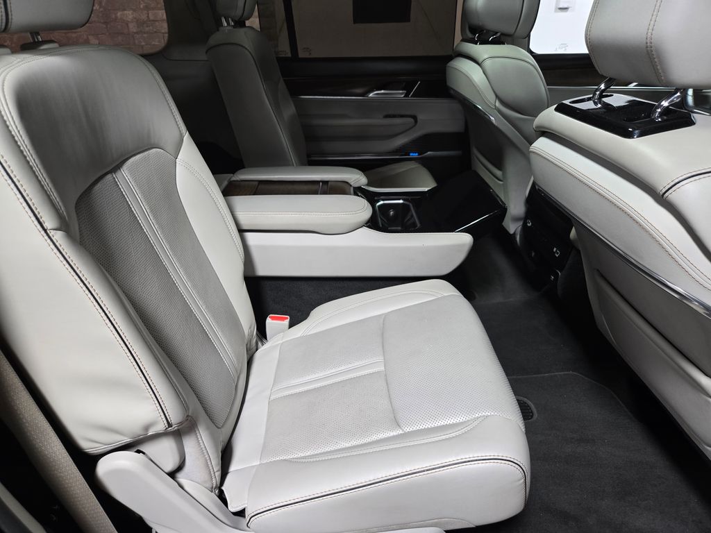 2022 Jeep Grand Wagoneer Series II - Photo 55