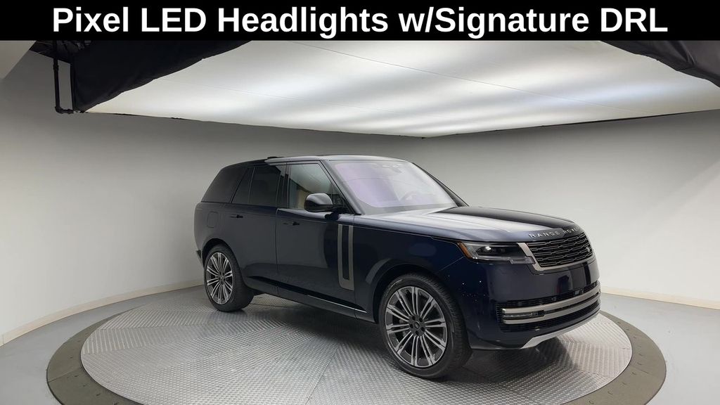 2023 Land Rover Range Rover SE 3