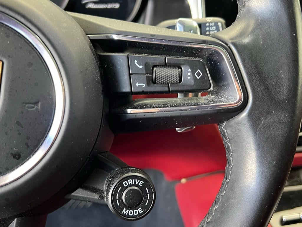 Thumbnail: 2022 Porsche Macan - 9