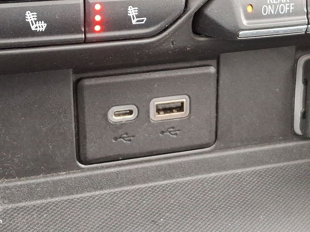 Thumbnail: 2022 Chevrolet Suburban - 28