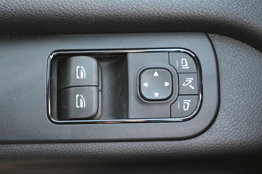 Thumbnail: 2023 Mercedes-Benz Sprinter - 23