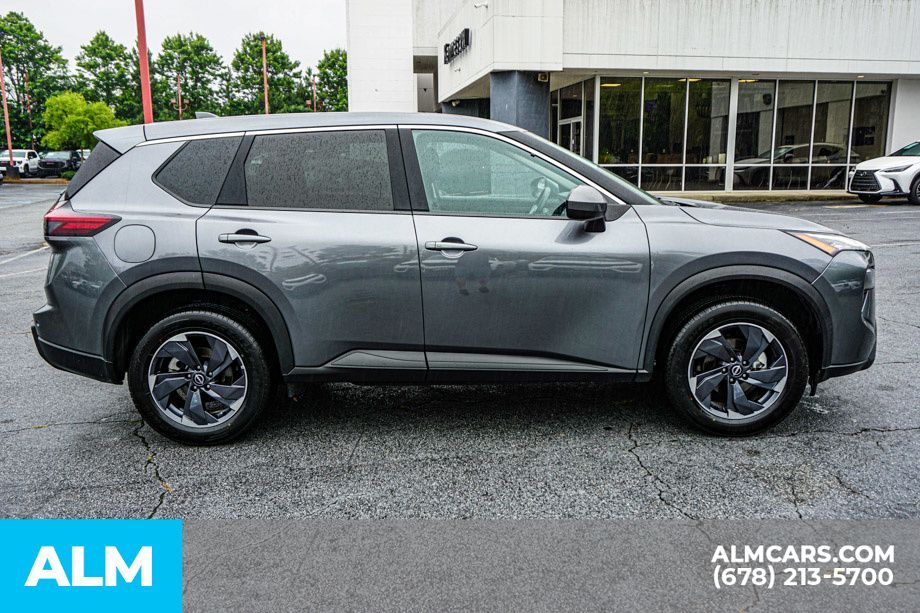Used 2025 Gray Nissan SV image 9