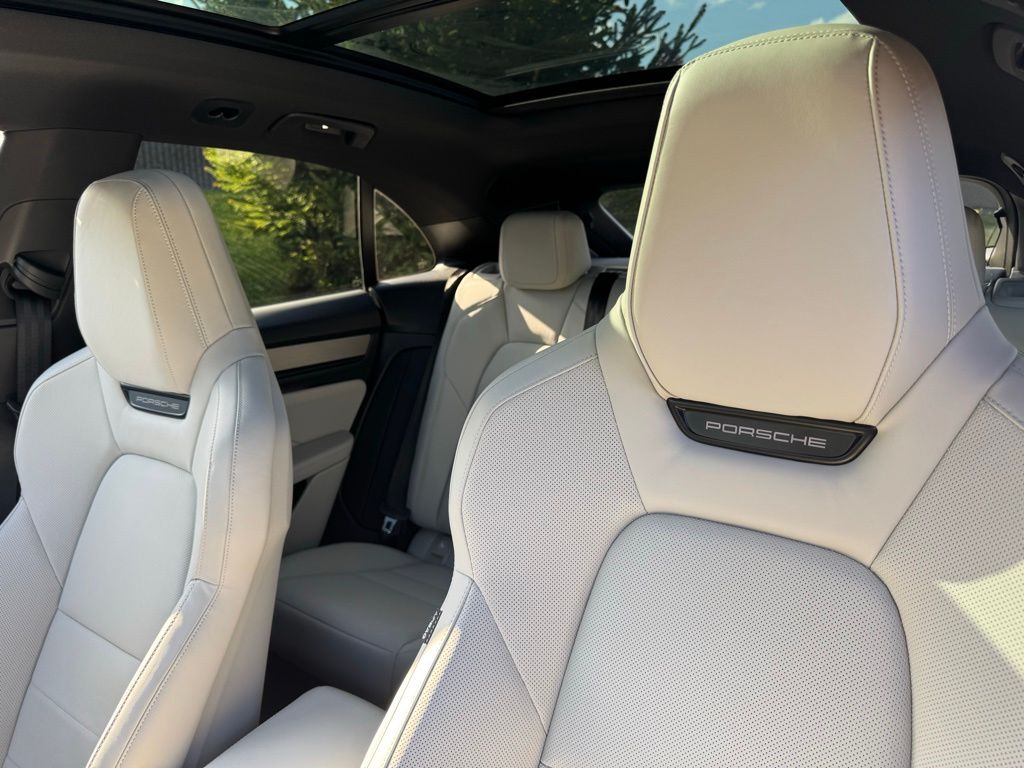 2024 Porsche Macan T 5