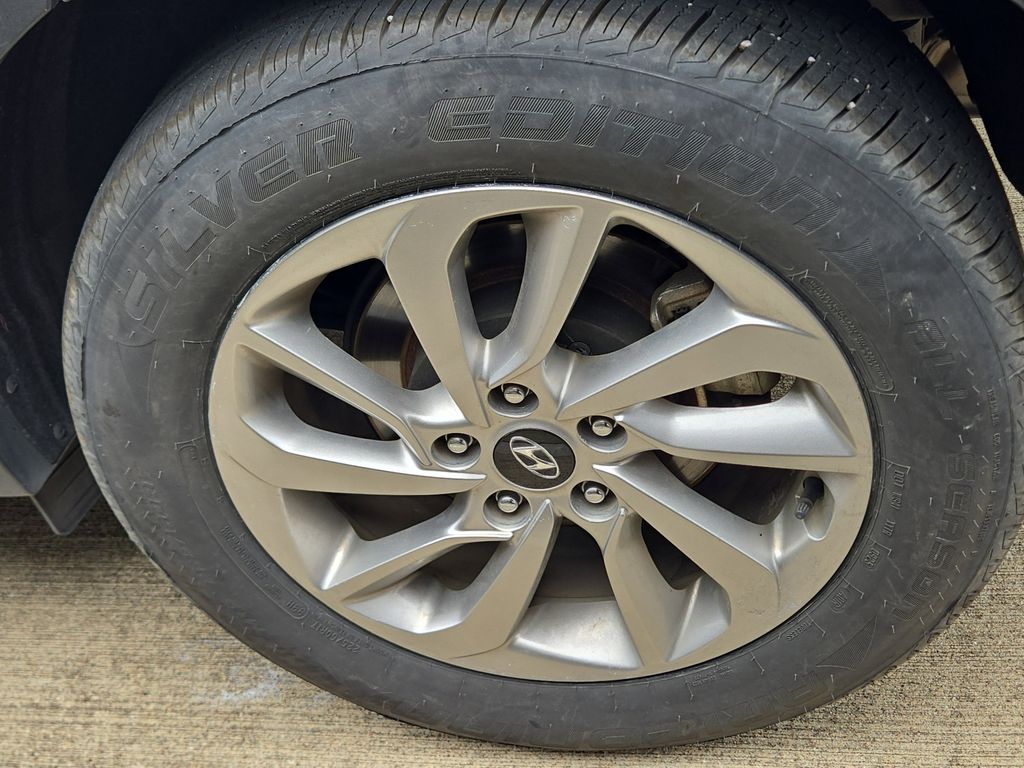 2017 Hyundai Tucson SE Silver at Traditions Chevrolet