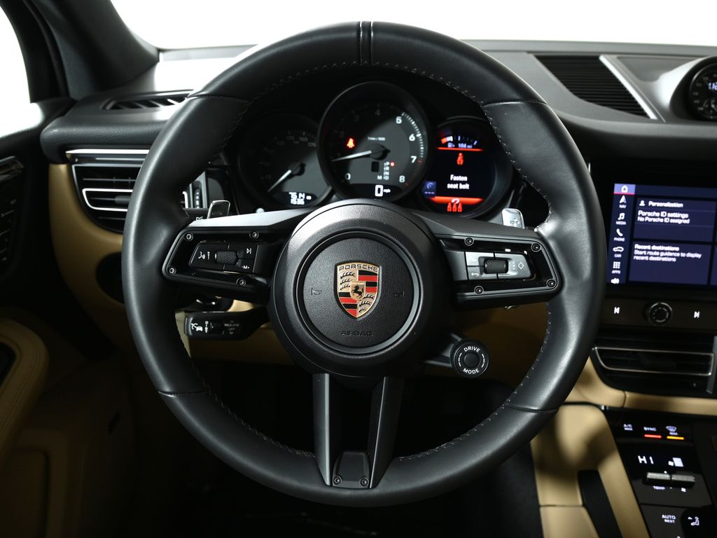 Thumbnail: 2025 Porsche Macan - 18