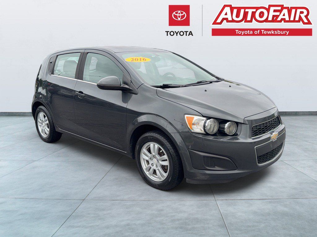 2016 Chevrolet Sonic LT Hatchback FWD