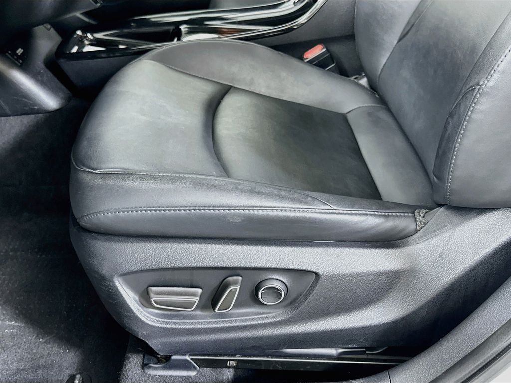 Thumbnail: 2016 Toyota Prius - 19