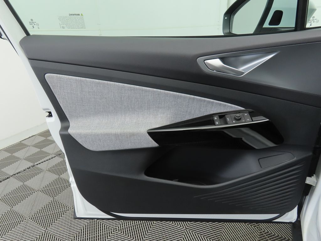 2025 Volkswagen ID.4 Pro 24