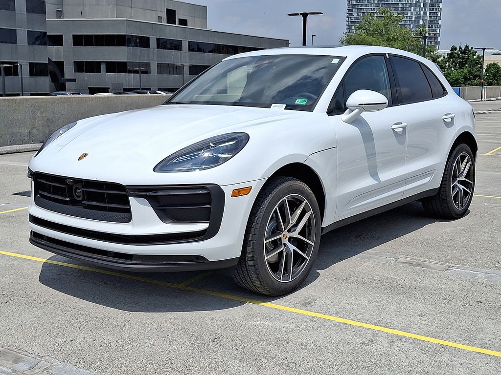 Thumbnail: 2025 Porsche Macan - 1