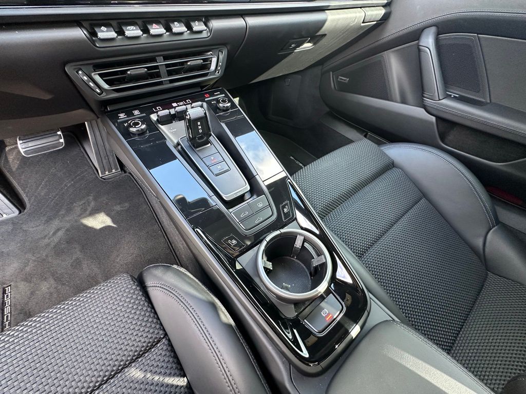 Thumbnail: 2024 Porsche 911 - 27