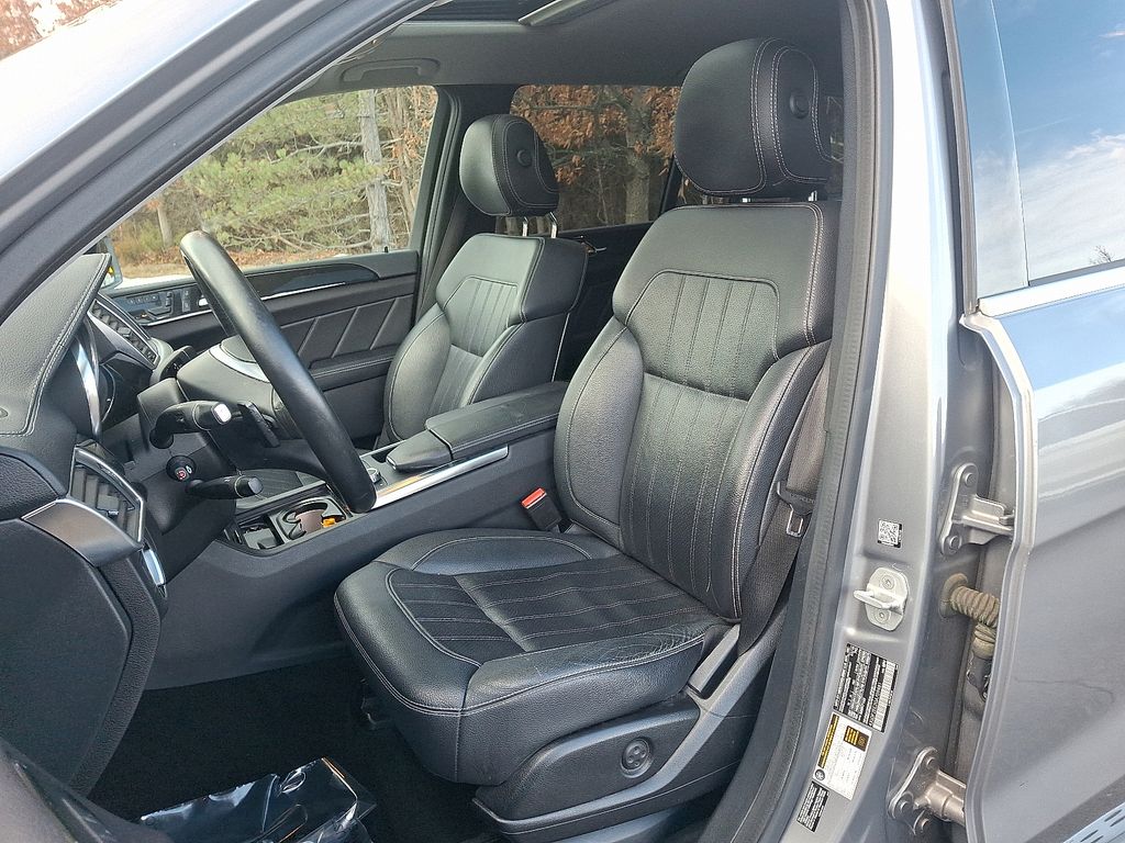 Thumbnail: 2016 Mercedes-Benz GL-Class - 13