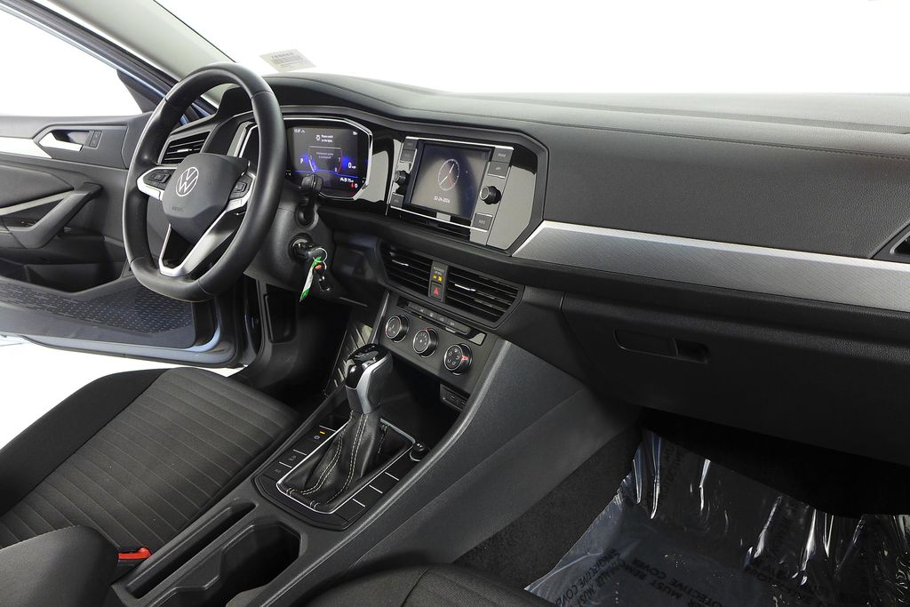 Thumbnail: 2022 Volkswagen Jetta - 13