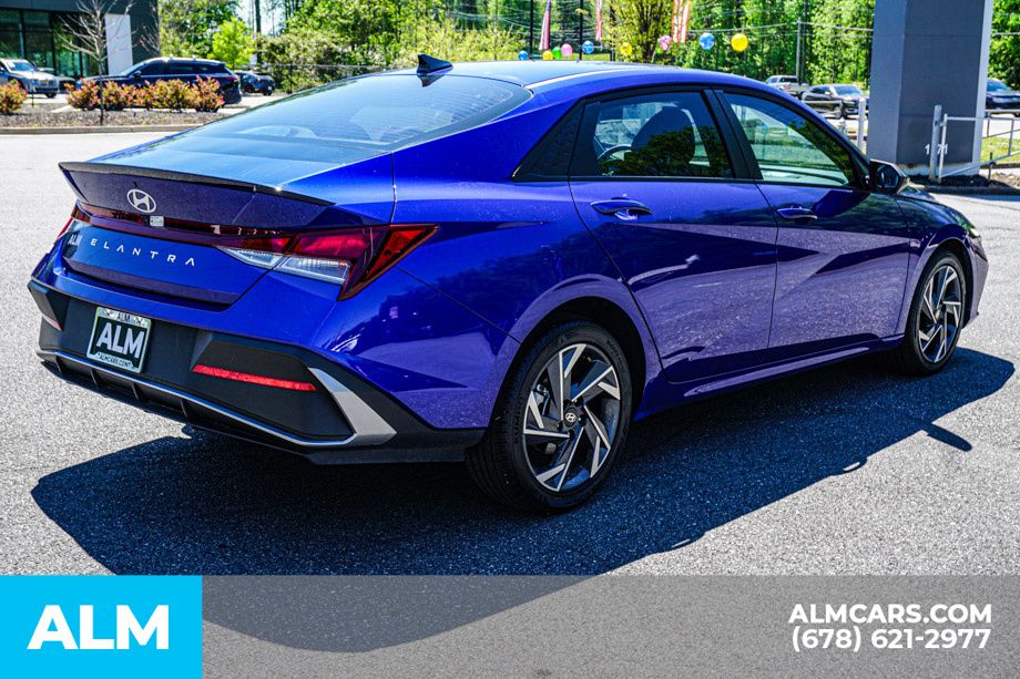Used 2025 Blue Hyundai SEL Sport image 6