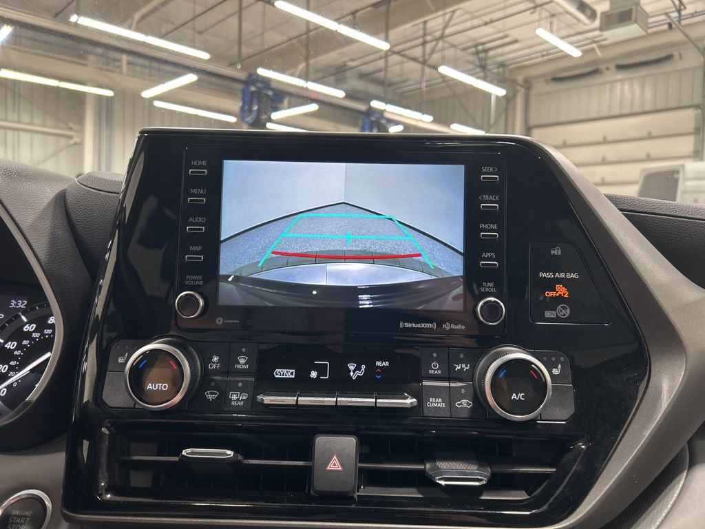 used 2021 Toyota Highlander car, priced at $34,908