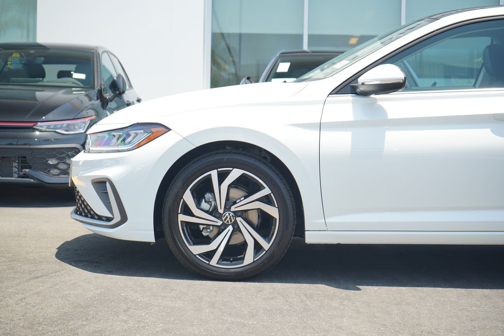 Thumbnail: 2025 Volkswagen Jetta - 2