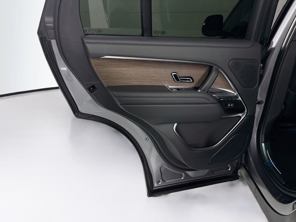 Thumbnail: 2026 Land Rover Range Rover - 26
