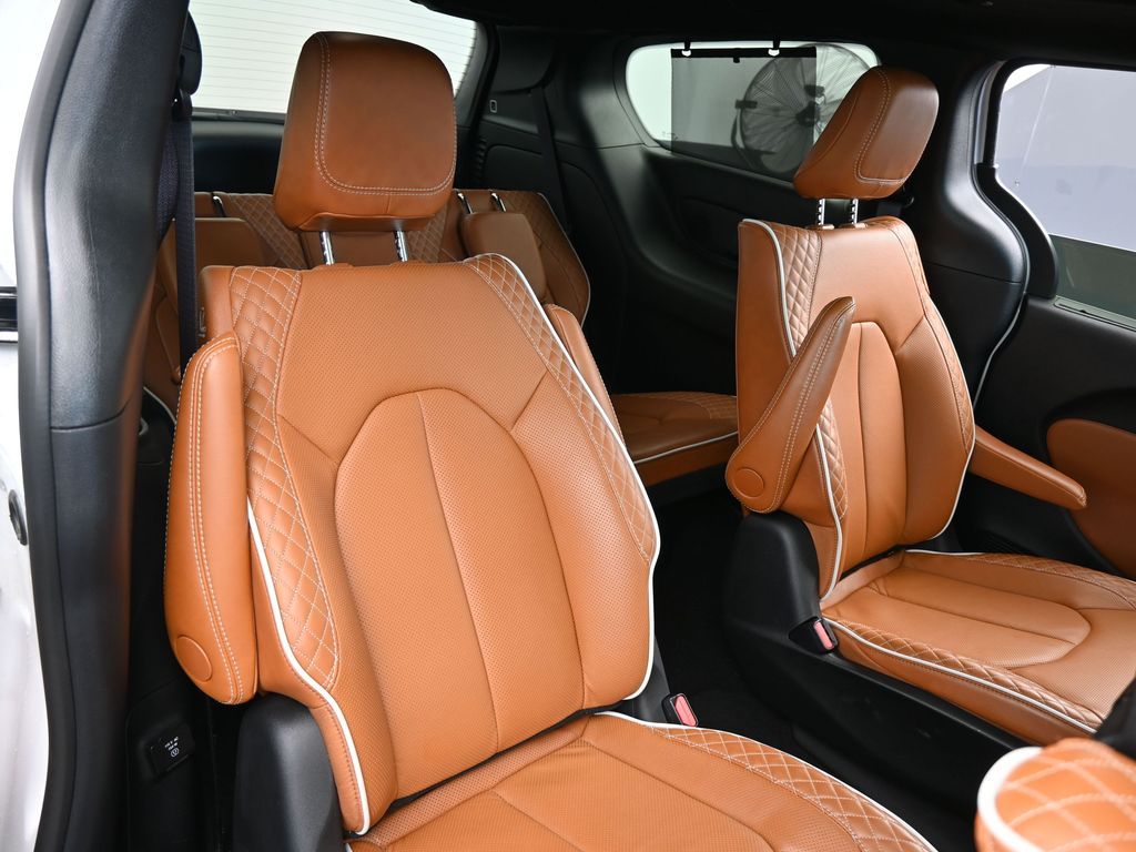 Used 2024 Bright White Clearcoat Chrysler Pinnacle image 52