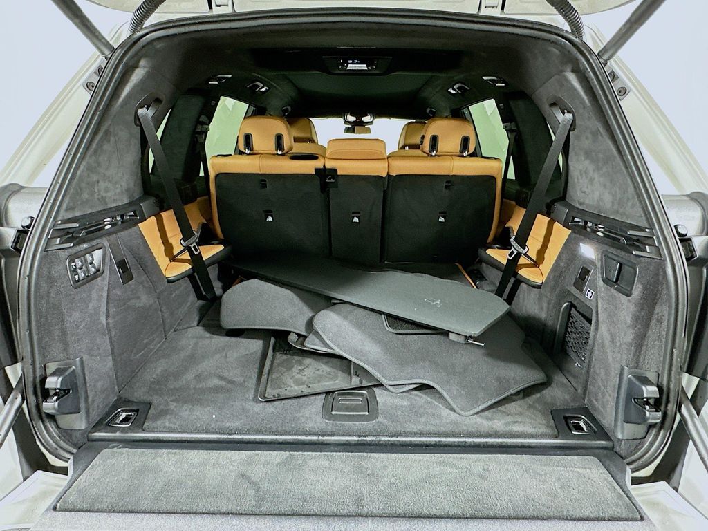 Thumbnail: 2025 BMW X7 - 27